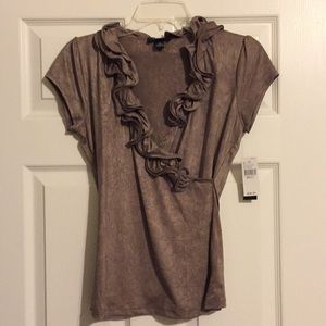 NWT iZ Byer ruffled blouse